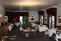 Auberge la Fontaine Hotels in Aubigny-sur-Nère