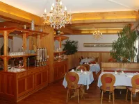 Hotel Simi Hotels near Gorner Ridge