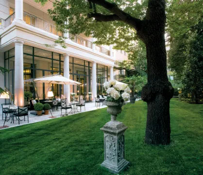 巴黎宮水療大酒店