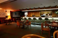 Queen Olga Hotel - bar