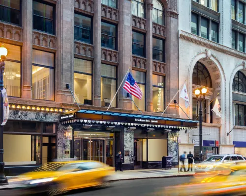 Residence Inn Chicago Downtown/Loop Hotel berhampiran Menara Willis
