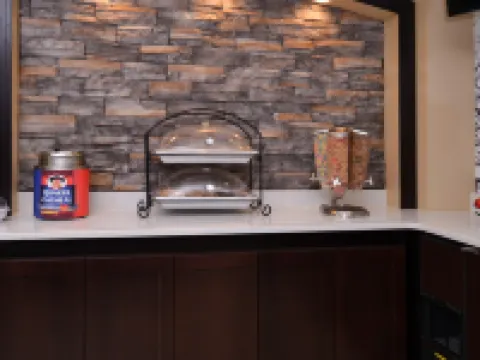 สเตย์บริดจ์ สวีทส์ ซูฟอลส์ บาย IHG โรงแรมในซูฟอลส์