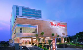 The Alana Hotel & Convention Center Solo by Aston