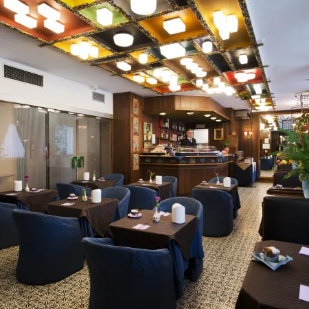 Hotel Mec Отели рядом с достопримечательностью «Порта Романа»
