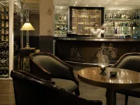 The Phoenix Hotel Yogyakarta - Handwritten Collection - Quầy bar