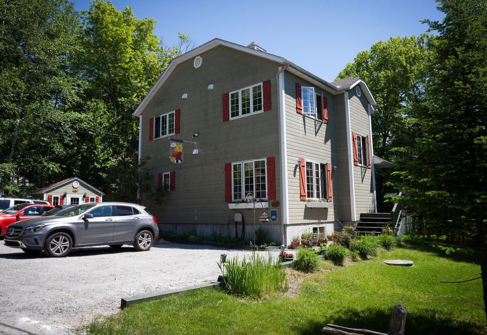 La Chaumiere de l' Anse,Mont Tremblant Updated Prices & Hotel Reviews