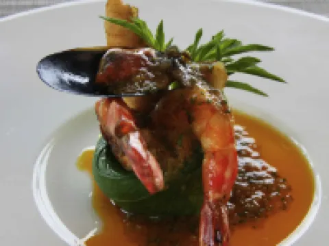 ดับเบิลทรี บาย ฮิลตัน ปุตราจายา เลคไซด์ โรงแรมในปุตราจายา