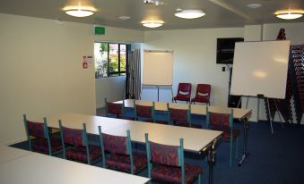 Abbots Hamilton Hotel and Conference Centre