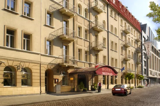 Hotel Hetman Отели рядом с достопримечательностью «Памятник Николаю Копернику»