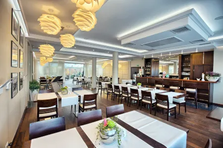 Hotel Azyl Отели в г. Wroclawski