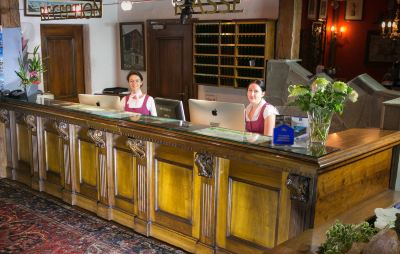 フロントデスク ベストウエスタンプラス アルペンリゾートホテルの写真