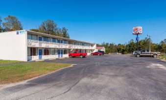 Motel 6 Connellys Springs, NC