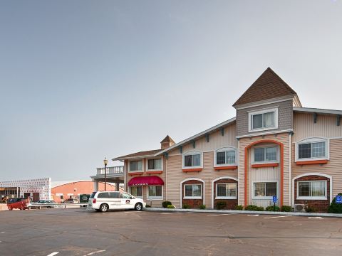 Magnuson Grand Pioneer Inn and Suites