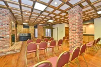 Best Western Plus Governors Inn Hotels in Bon Air