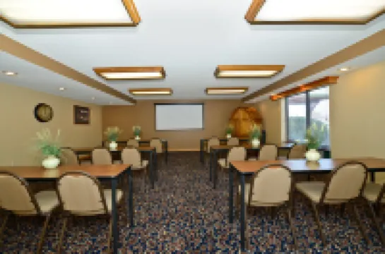 Best Western Plus Sidney Lodge