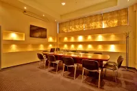 Aeropolis Hotel