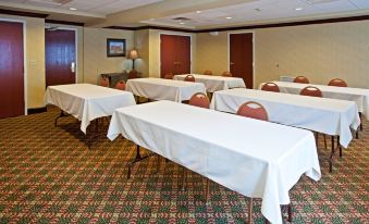 Holiday Inn Express & Suites Lexington-Downtown/University