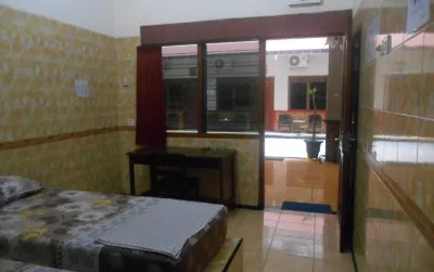 Tri Star Hotel Kediri Hotel dekat Rest area Kampoeng Nanas