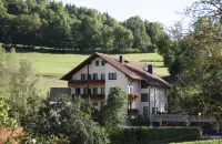 Flair Hotel Gasthof Hirsch Hotels in der Nähe von ALB-GOLD Naturgarten