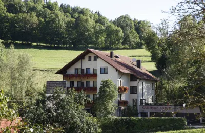Flair Hotel Gasthof Hirsch Hotels in der Nähe von ALB-GOLD Naturgarten