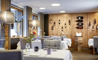 AlpenParks Taxacher Hotel & Apartment