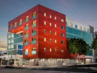 Courtyard Santa Monica Hotels near Swingers