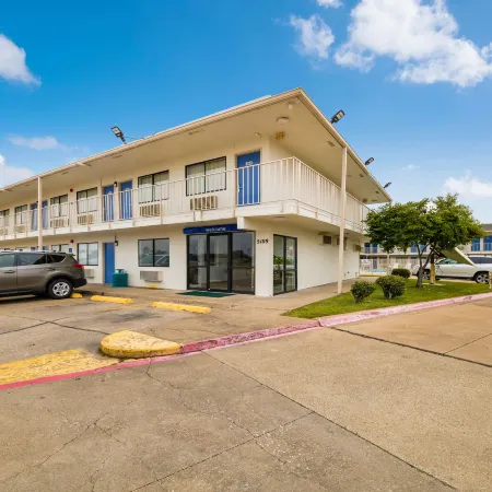 Motel 6 Greenville, TX