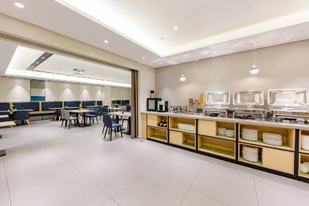 Homeinn Selected Hotel (Jinan Gaoxin East District Suncun Kechuang Road) Отели рядом с достопримечательностью «Shandong Hiteam Institute of Software Engineering»