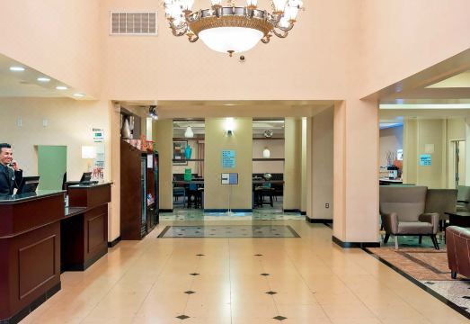 Holiday Inn Express & Suites