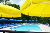 Southampton Inn - Swimmingpools