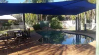 Mulga Country Motor Inn - Pools