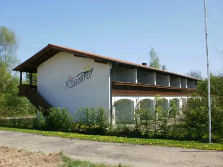 PAGA Hotel Отели в г. Кюнцинг