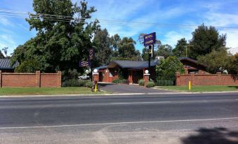 Golden Country Motel and Caravan Park