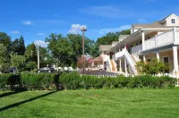 At 9 Motel فنادق في Freehold