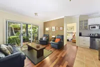Azura Beach House B&B Hotels in Lake Cathie