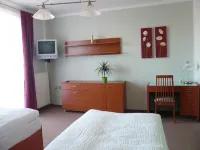 Hotel Ostrov Garni - parking