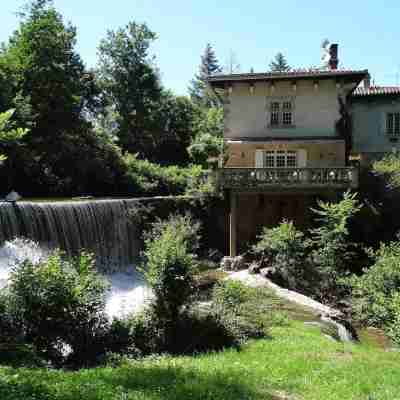 Hostellerie Restaurant les Gorges de l Aveyron Hotel Exterior