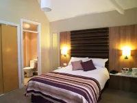 Hillscourt Hotels in Catshill and North Marlbrook