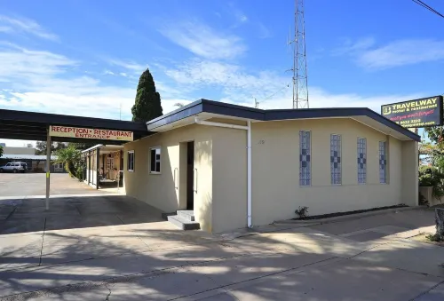 Travelway Motel فنادق في بورت بيري