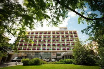 Aranyhomok Business-City-Wellness Hotel Hotels near Magyarkert főbejárat