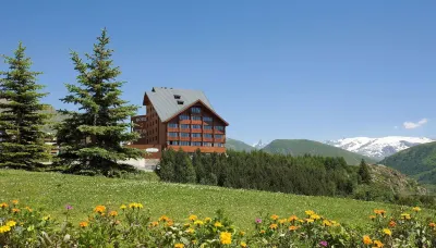 Le Pic Blanc Hotels in Le Bourg-dOisans