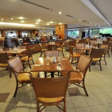 Hotel Grand Continental Kuala Terengganu Отели рядом с достопримечательностью «Мечеть Абидин»