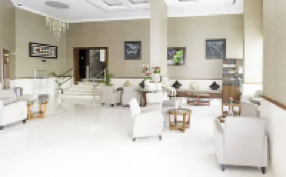 Emirates Plaza Hotel