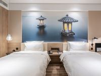 杭州西湖湖滨亚朵酒店 - 几木双床房