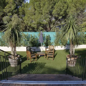 Hotel Spa Cassis – Heated Pool & Parking