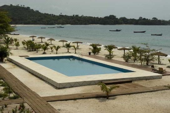 토케 비치 리조트의 야외 수영장 야경