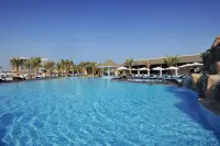 InterContinental Hotels ABU DHABI by IHG - Infinity Pools