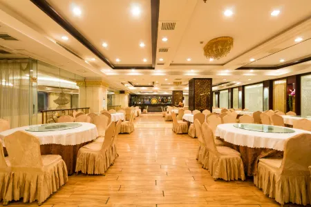 Jinyuan International Hotel Отели рядом с достопримечательностью «Yugan Museum»