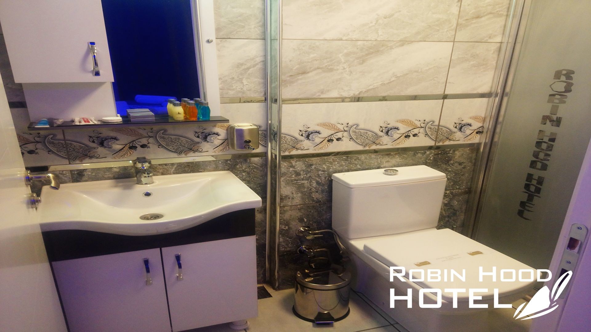 ROBİN HOOD HOTEL