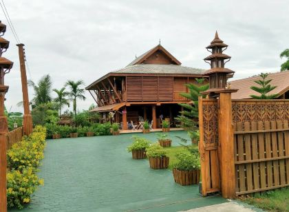 เฮือนไม้สักงามรีสอร์ท Huanmaisakngam Resort